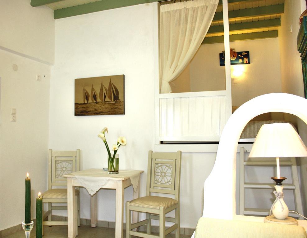 Mariakis Luxury Studios Astypálaia Værelse billede